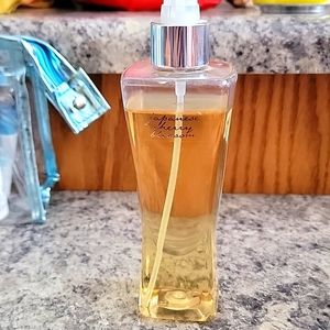 Bath & Body Works Japanese Cherry Blossom fragrance mist